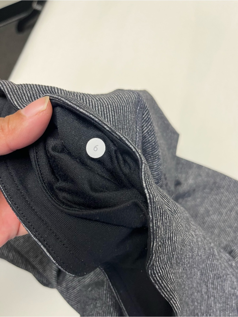 lululemon athletica Women's Dark Heather Gray Athletic Shorts - Picture 6 of 6